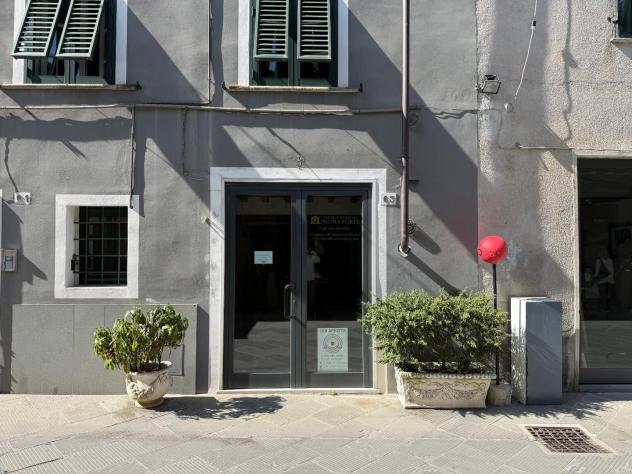 negozio in affitto a Pietrasanta