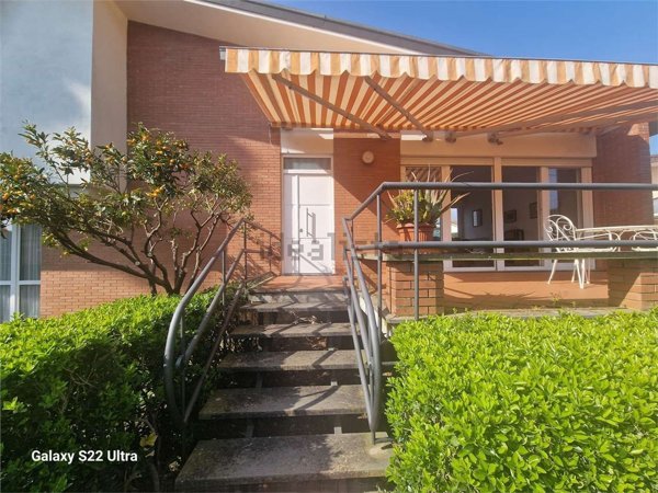 casa indipendente in affitto a Pietrasanta in zona Tonfano