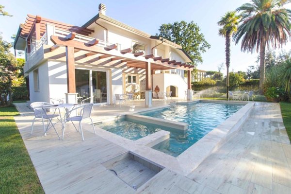 casa indipendente in affitto a Pietrasanta in zona Fiumetto