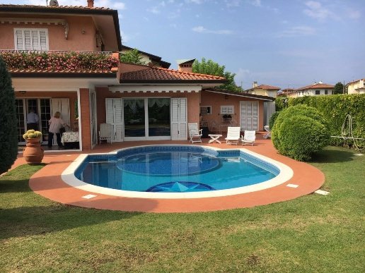 casa indipendente in affitto a Pietrasanta in zona Marina di Pietrasanta