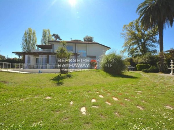 casa indipendente in affitto a Pietrasanta