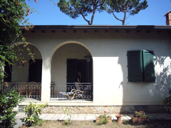 casa indipendente in affitto a Pietrasanta in zona Fiumetto