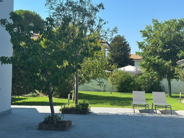 appartamento in affitto a Pietrasanta in zona Tonfano