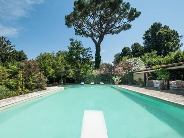 casa indipendente in affitto a Pietrasanta in zona Marina di Pietrasanta