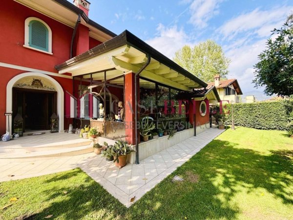 casa indipendente in affitto a Pietrasanta in zona Fiumetto