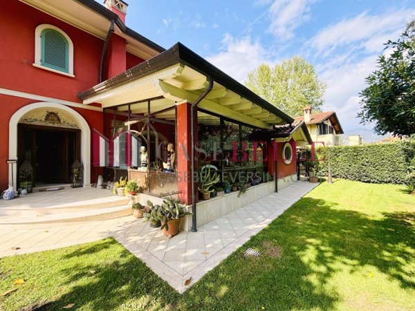 casa indipendente in affitto a Pietrasanta in zona Fiumetto