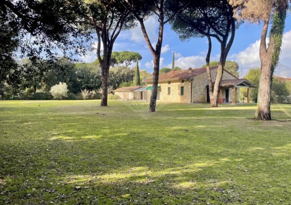 casa indipendente in affitto a Pietrasanta in zona Vignone