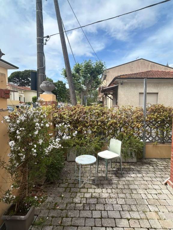 casa indipendente in affitto a Pietrasanta in zona Tonfano