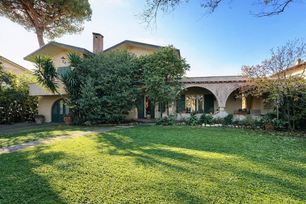 casa indipendente in affitto a Pietrasanta in zona Tonfano