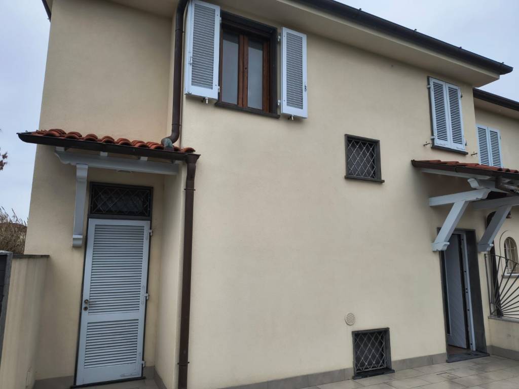 casa indipendente in affitto a Pietrasanta in zona Tonfano