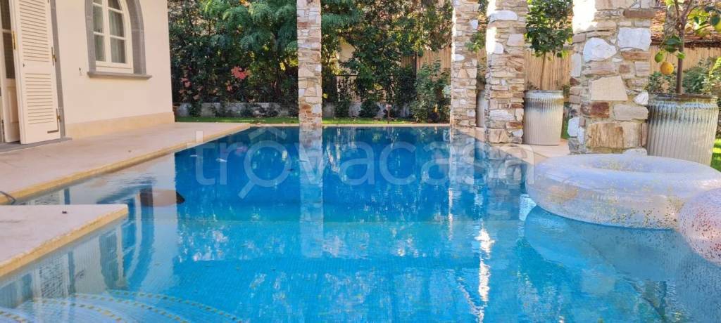 casa indipendente in affitto a Pietrasanta in zona Marina di Pietrasanta