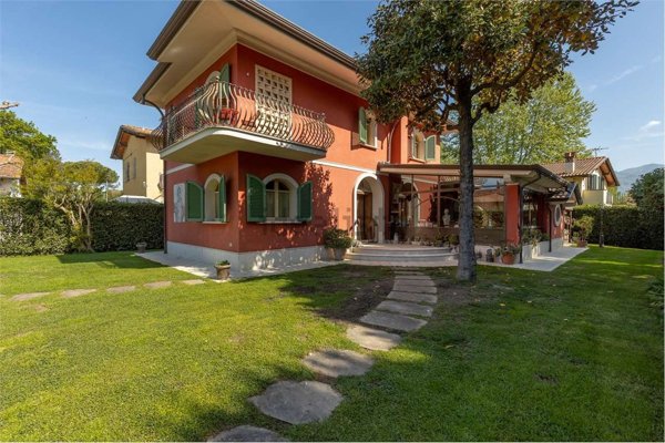 casa indipendente in affitto a Pietrasanta in zona Fiumetto