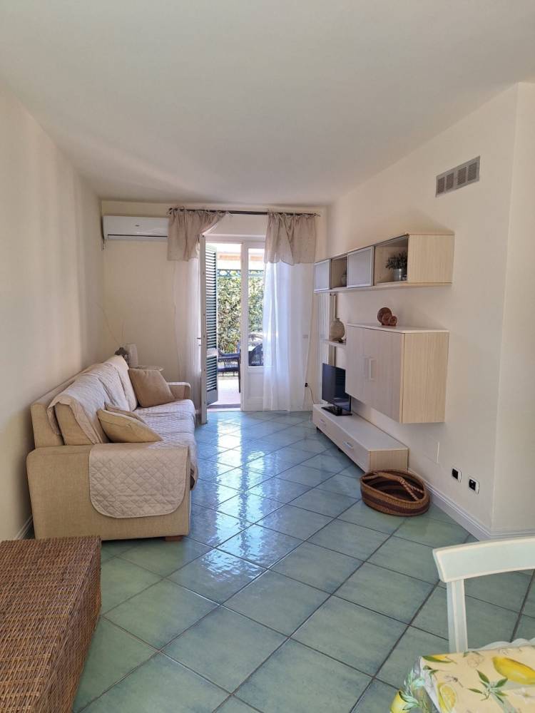 casa indipendente in affitto a Pietrasanta in zona Vignone