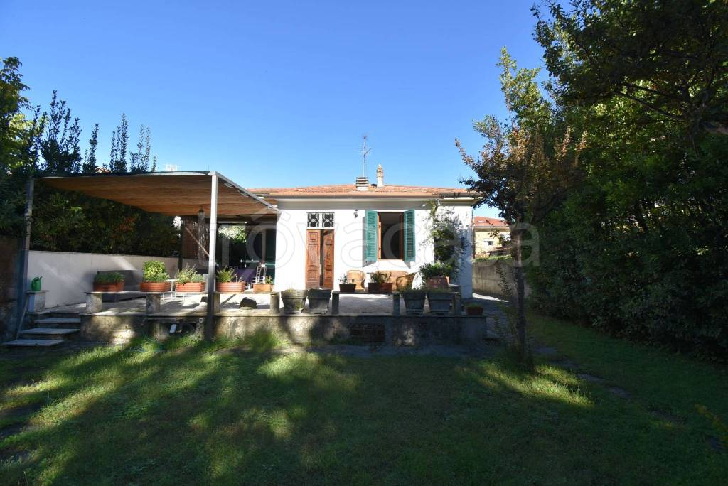 casa indipendente in affitto a Pietrasanta in zona Tonfano