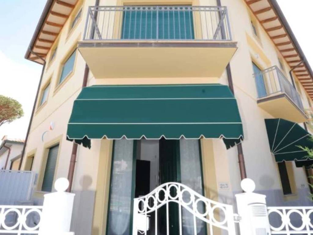 appartamento in affitto a Pietrasanta in zona Tonfano