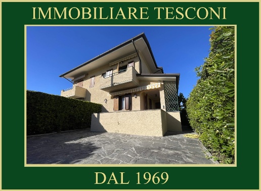 casa indipendente in affitto a Pietrasanta in zona Vignone