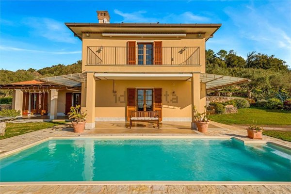 casa indipendente in affitto a Pietrasanta in zona Strettoia