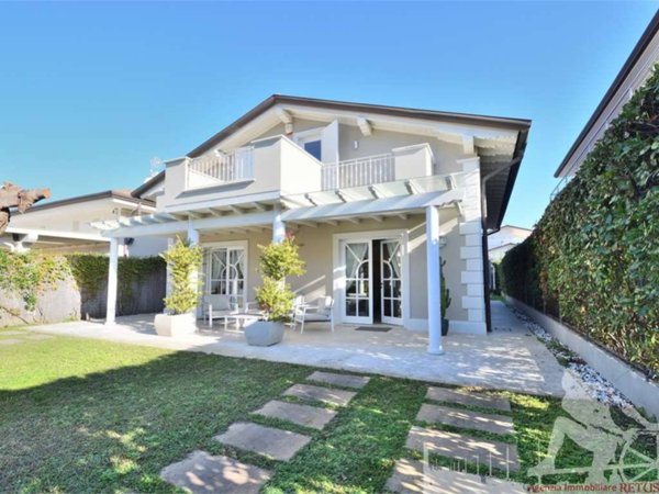 casa indipendente in affitto a Pietrasanta