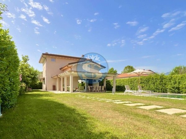 casa indipendente in affitto a Pietrasanta