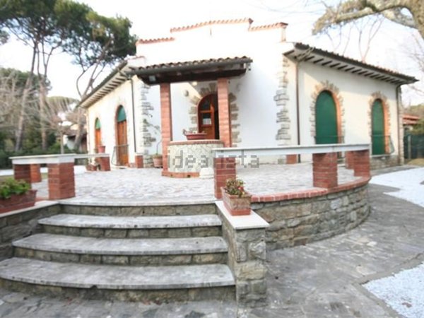 casa indipendente in affitto a Pietrasanta in zona Tonfano