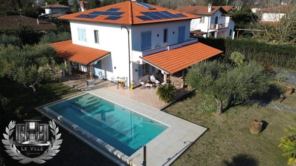casa indipendente in affitto a Pietrasanta in zona Vignone
