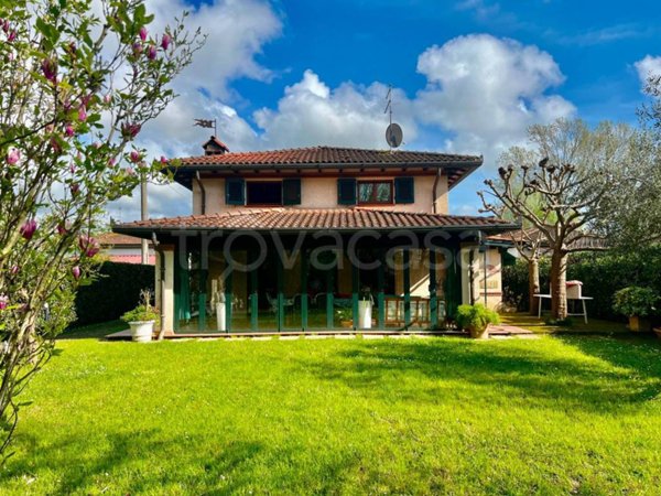 casa indipendente in affitto a Pietrasanta in zona Marina di Pietrasanta