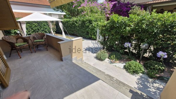 casa indipendente in affitto a Pietrasanta in zona Motrone