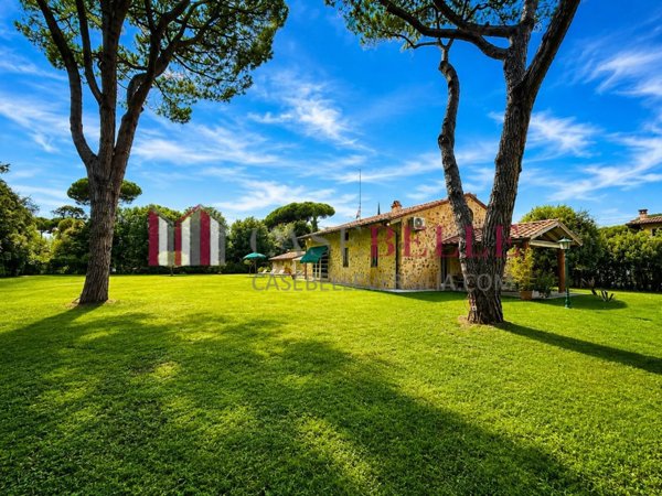 casa indipendente in affitto a Pietrasanta in zona Tonfano