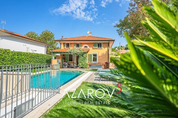 casa indipendente in affitto a Pietrasanta in zona Marina di Pietrasanta
