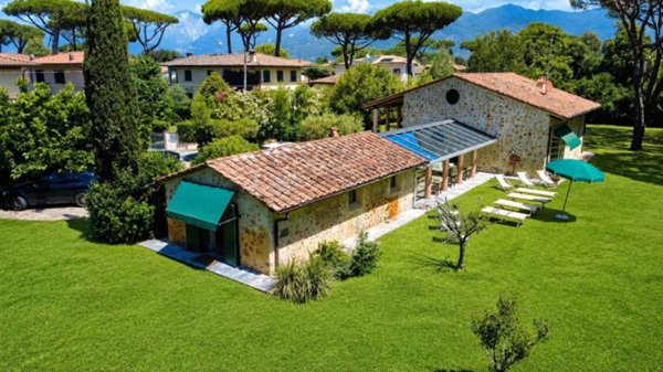 casa indipendente in affitto a Pietrasanta in zona Tonfano
