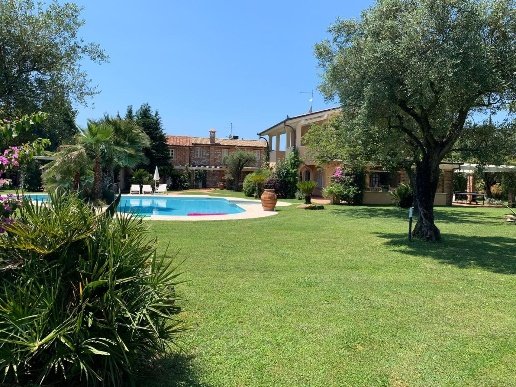 casa indipendente in affitto a Pietrasanta in zona Strettoia