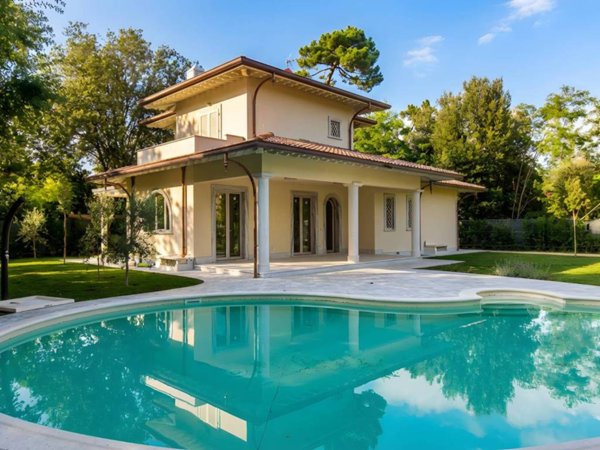 casa indipendente in affitto a Pietrasanta in zona Marina di Pietrasanta