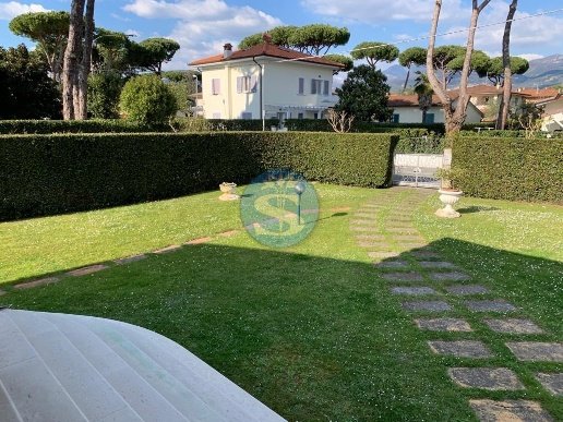 casa indipendente in affitto a Pietrasanta in zona Marina di Pietrasanta