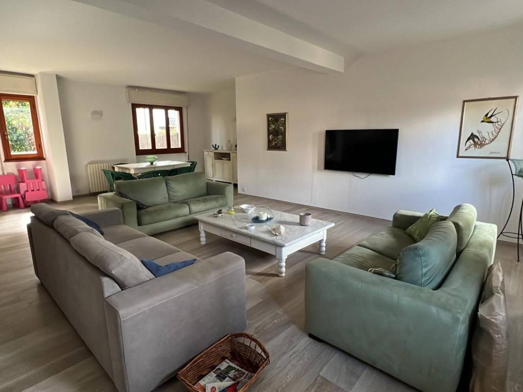 casa indipendente in affitto a Pietrasanta in zona Fiumetto