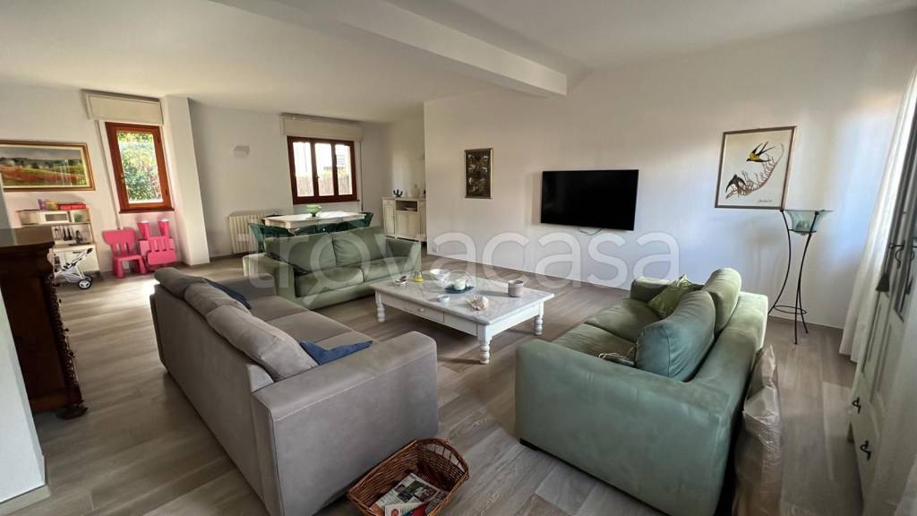 casa indipendente in affitto a Pietrasanta in zona Fiumetto