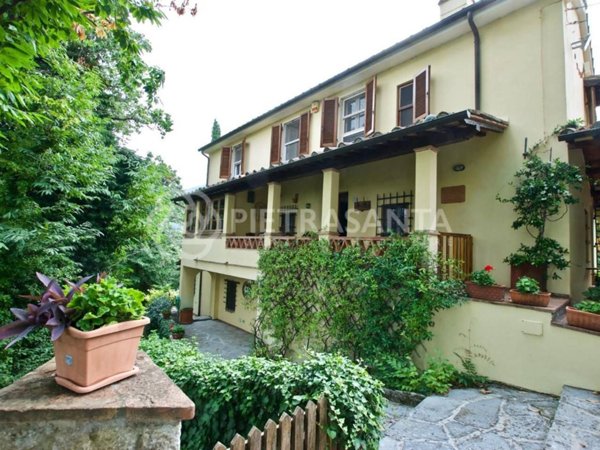 casa indipendente in affitto a Pietrasanta in zona Capezzano Monte