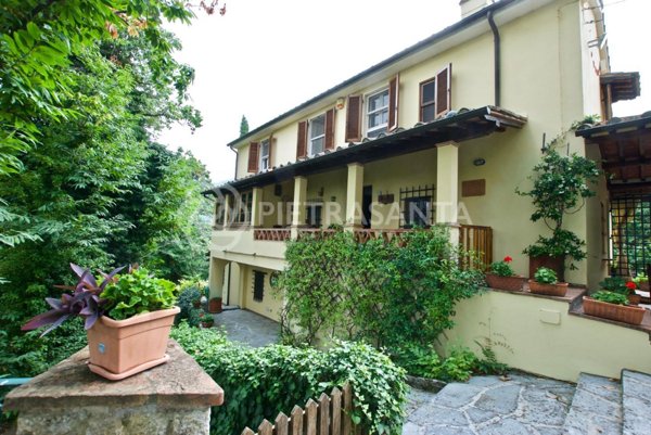 casa indipendente in affitto a Pietrasanta in zona Capezzano Monte