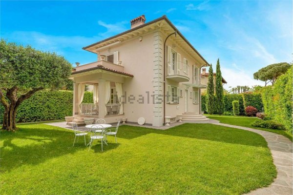 casa indipendente in affitto a Pietrasanta in zona Africa
