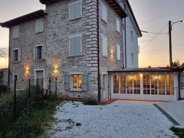 casa indipendente in affitto a Pietrasanta