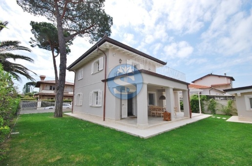 casa indipendente in affitto a Pietrasanta in zona Tonfano