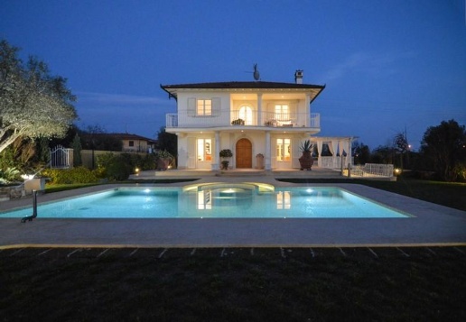 casa indipendente in affitto a Pietrasanta in zona Crociale