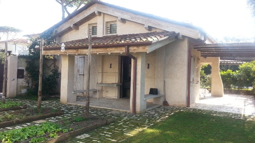 casa indipendente in affitto a Pietrasanta