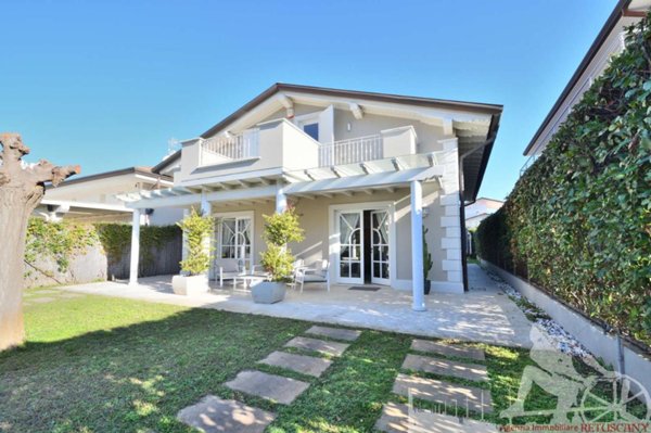 casa indipendente in affitto a Pietrasanta in zona Fiumetto