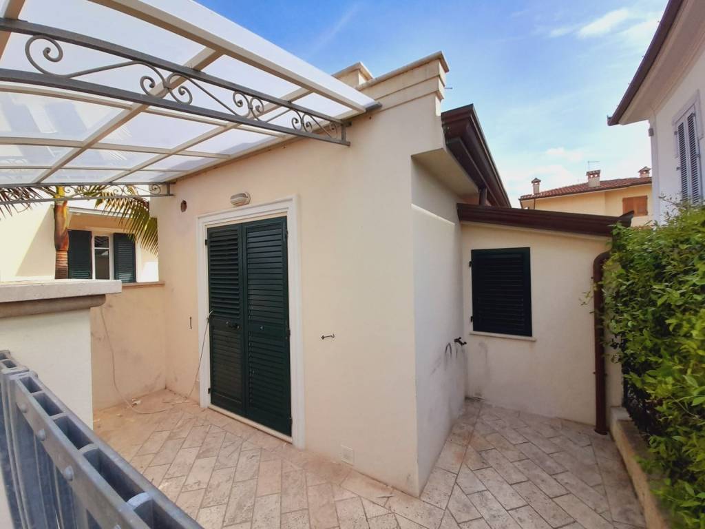 casa indipendente in affitto a Pietrasanta in zona Tonfano