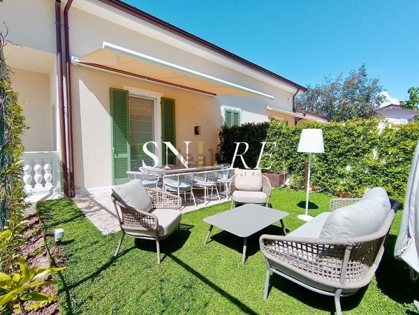 casa semindipendente in affitto a Pietrasanta in zona Tonfano