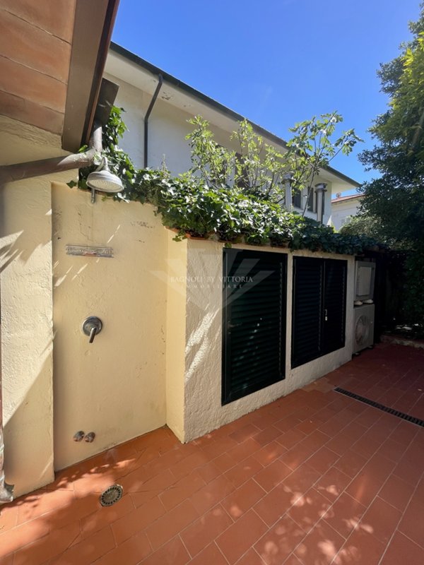 villa in affitto a Pietrasanta in zona Capezzano Monte