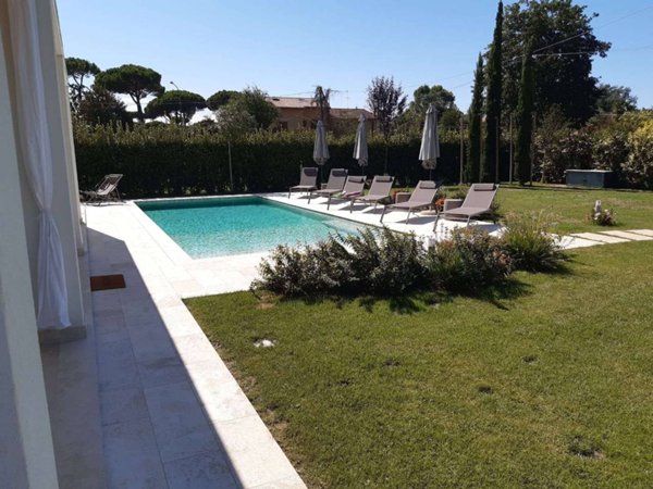 casa indipendente in affitto a Pietrasanta in zona Marina di Pietrasanta