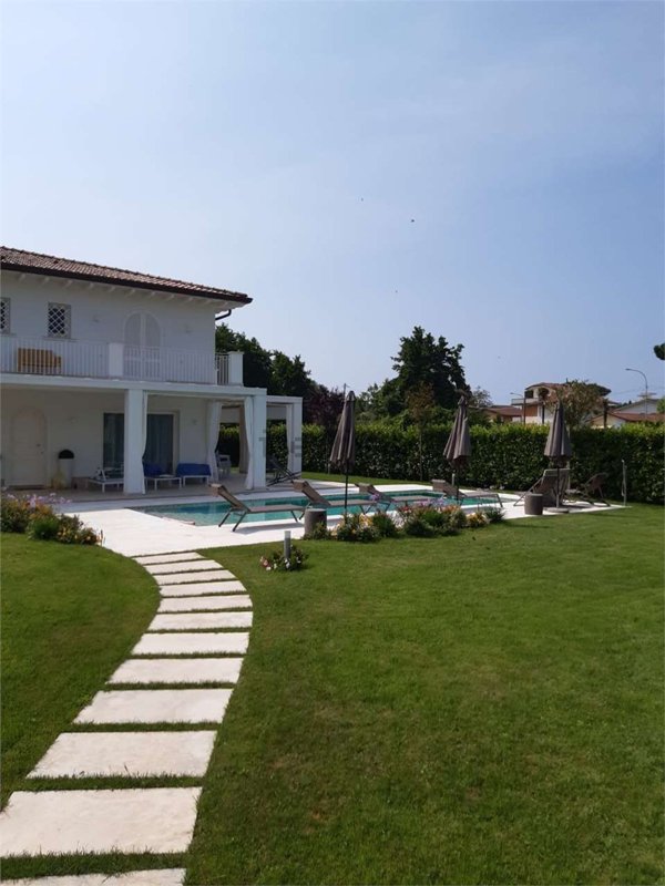 casa indipendente in affitto a Pietrasanta in zona Marina di Pietrasanta