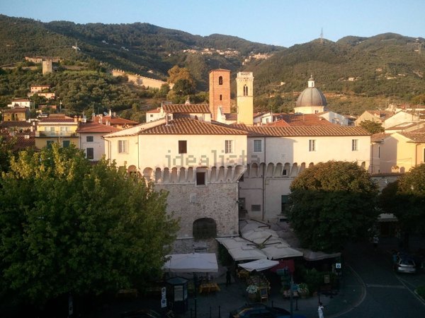 appartamento in affitto a Pietrasanta in zona Capezzano Monte