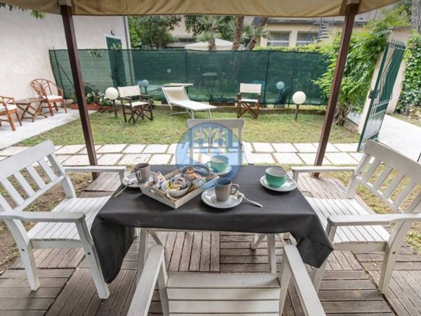casa indipendente in affitto a Pietrasanta in zona Marina di Pietrasanta
